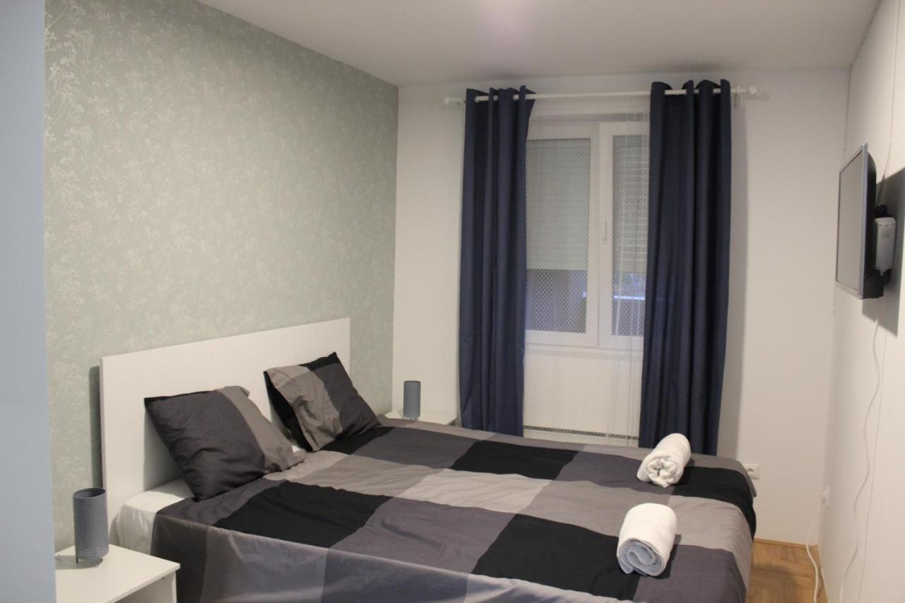 Ni Luxury Apartments Parking In Garage מראה חיצוני תמונה